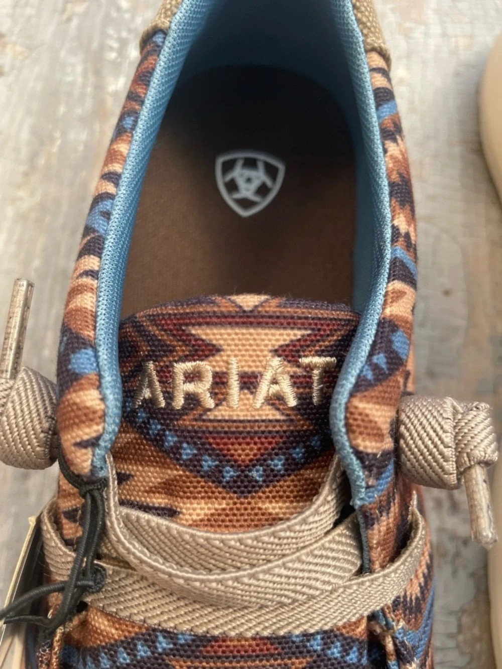 NWT Men’s Ariat Hilo Dusty Blue Southwest/Tan Shoes